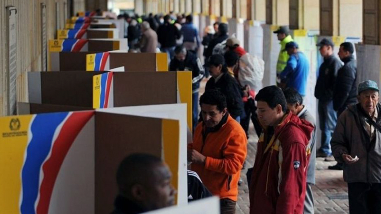 Colombia vota en elecciones presidenciales con 14 candidatos y posible segunda vuelta